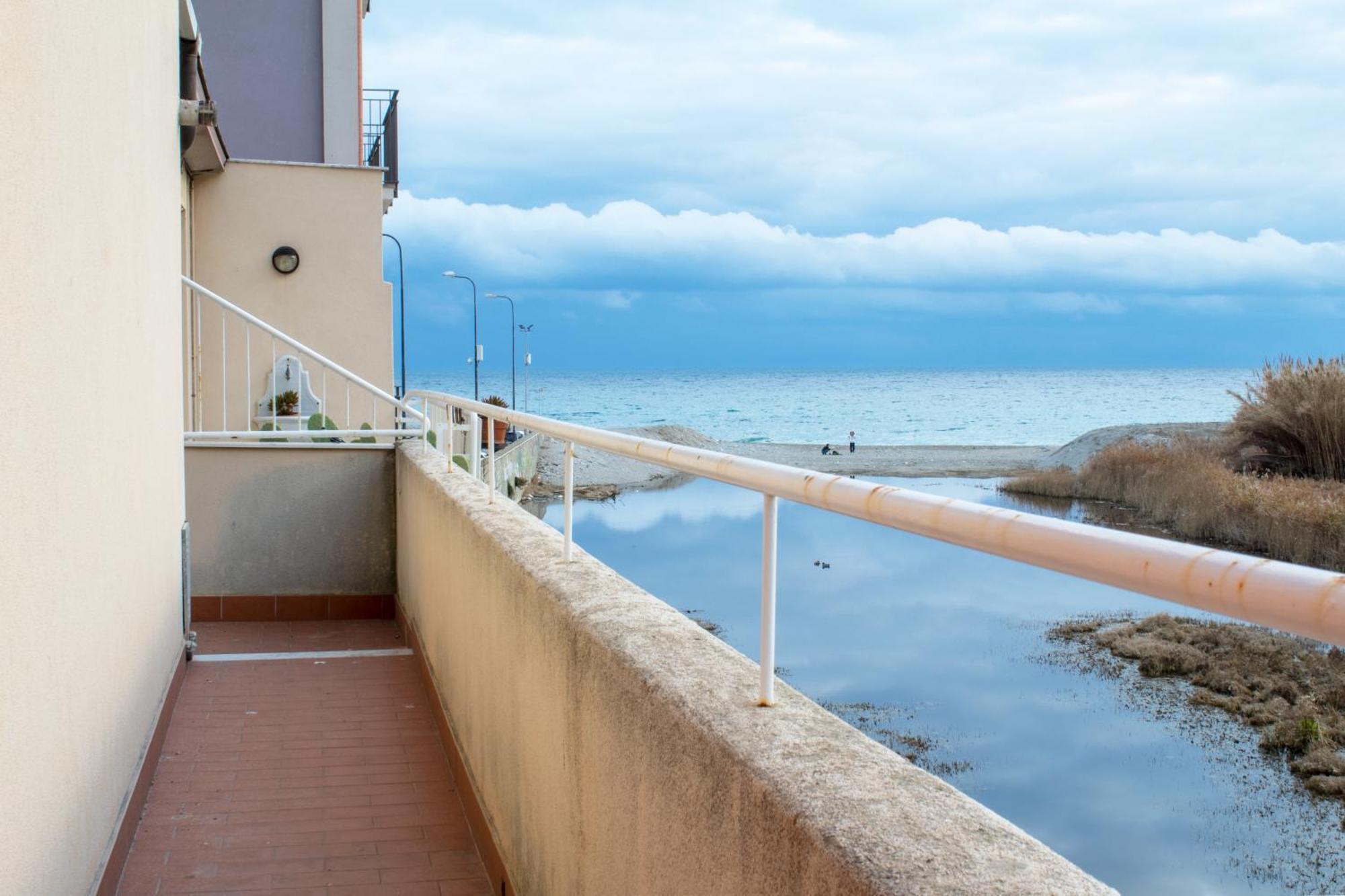 Appartamento 100 Metri Dal Mare Relax A Due Passi Dal Centro Finale Ligure Esterno foto